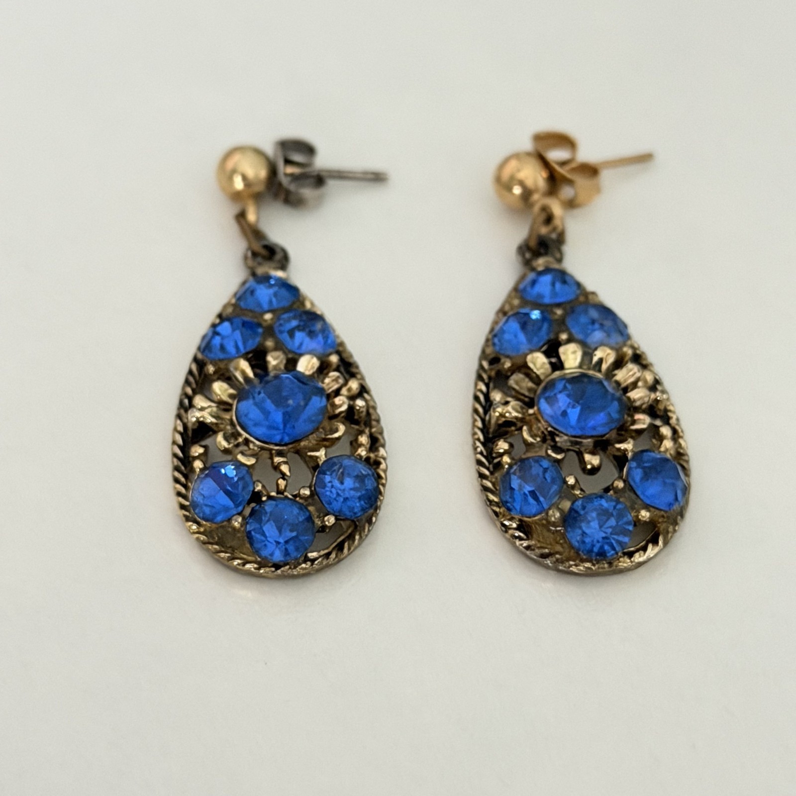 Vintage Blue Rhinestone Flower Gold Tone Teardrop Pierced Dangle Earrings