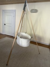 Leander Wiege mit Matratze, Matratzenauflage und Stativ