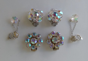 VINTAGE AURORA BORAELIS CLIP RHINESTONE EARRINGS