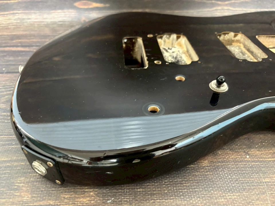 Cuerpo tipo Stratocaster Fernandes FST-115 HH años 80 negro vintage hecho en Japón Foto 2 de 4