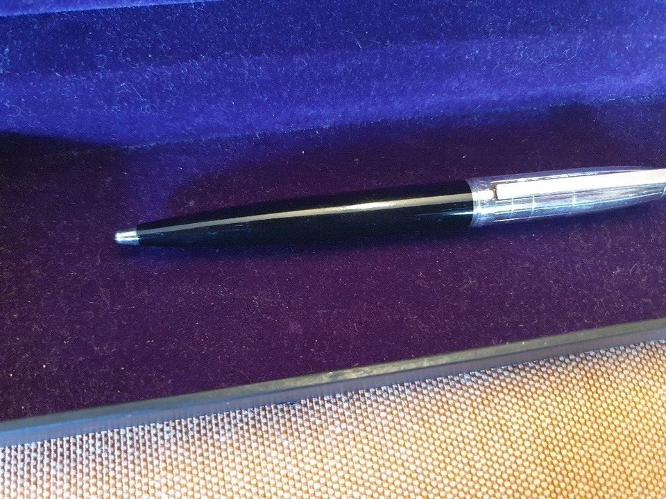 Bolígrafo ST Dupont Olympio, laca negra, paladio. Otros Foto 3 de 4