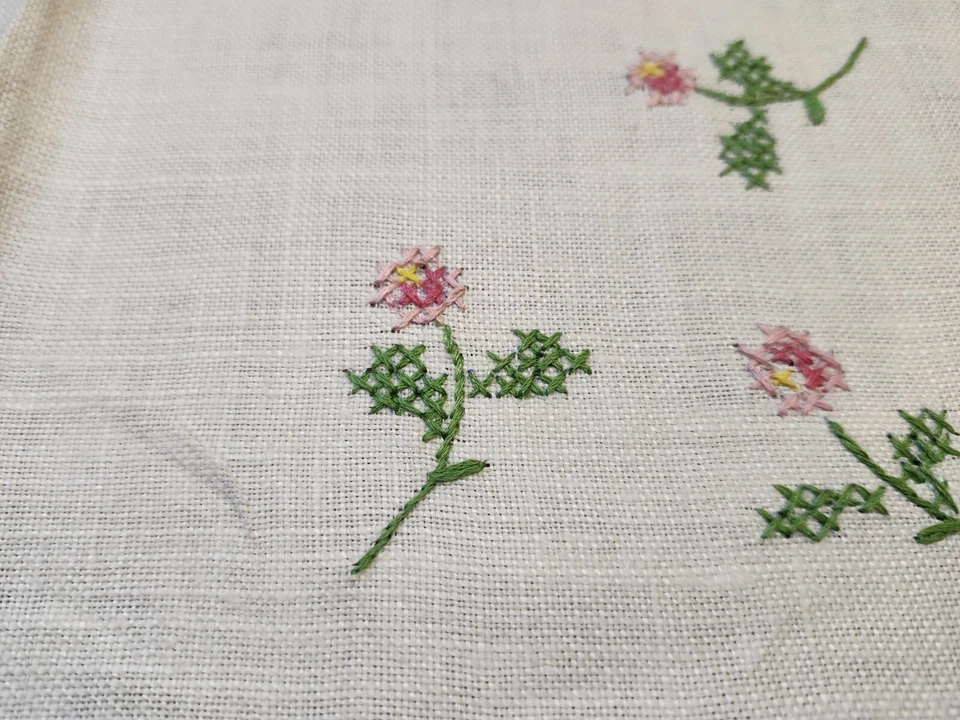 Vintage Thick Squared Linen Cross-Stitch Flower Napkin CRAFTING OR SEWING... - Image 4 of 4