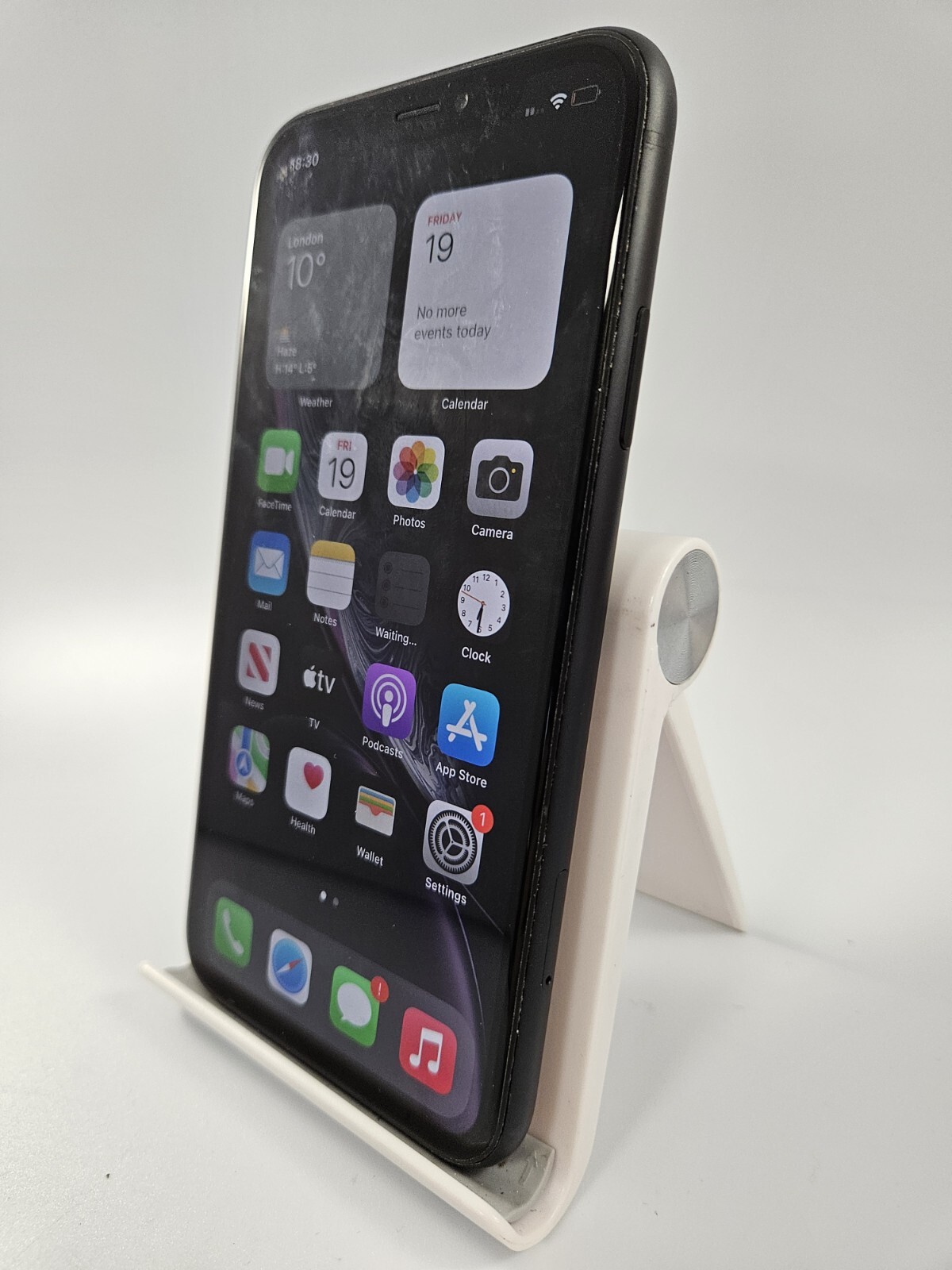 Apple iPhone XR Black Unlocked 64GB 6.1" 12MP 3GB IOS Smartphone