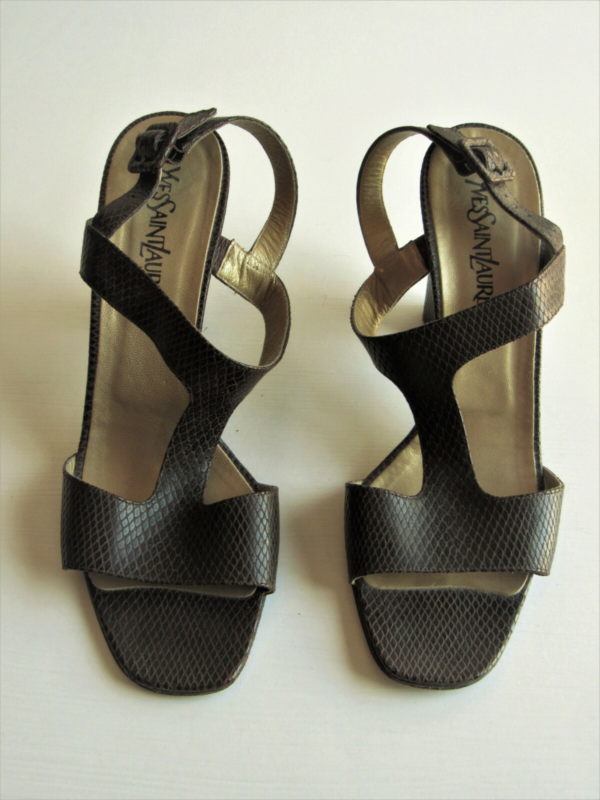 SANDALI YVES SAINT LAURENT PELLE CON CINTURINO A T punta aperta misura 8 5 us