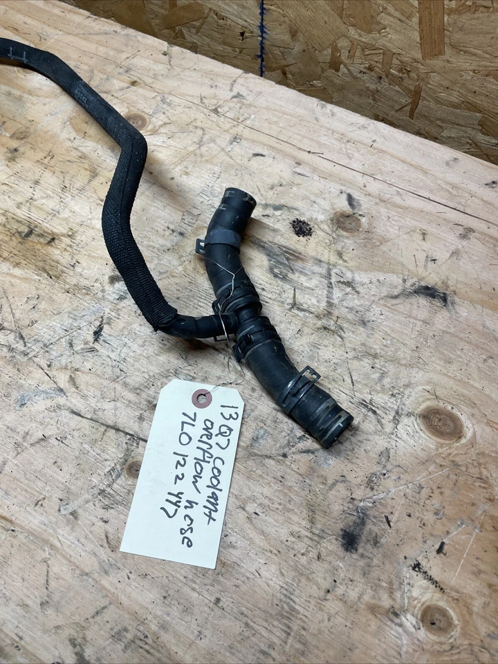 Audi Q7 2013 3,0 L manguera de desbordamiento de refrigerante 7L0122447 Foto 3 de 3