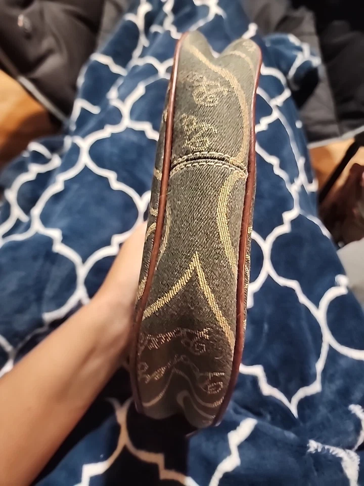 Bolso Cartera De Colección Dooney & Bourke Denim Hearts Cuero Verde Oliva y Marrón Ámbar Foto 3 de 4