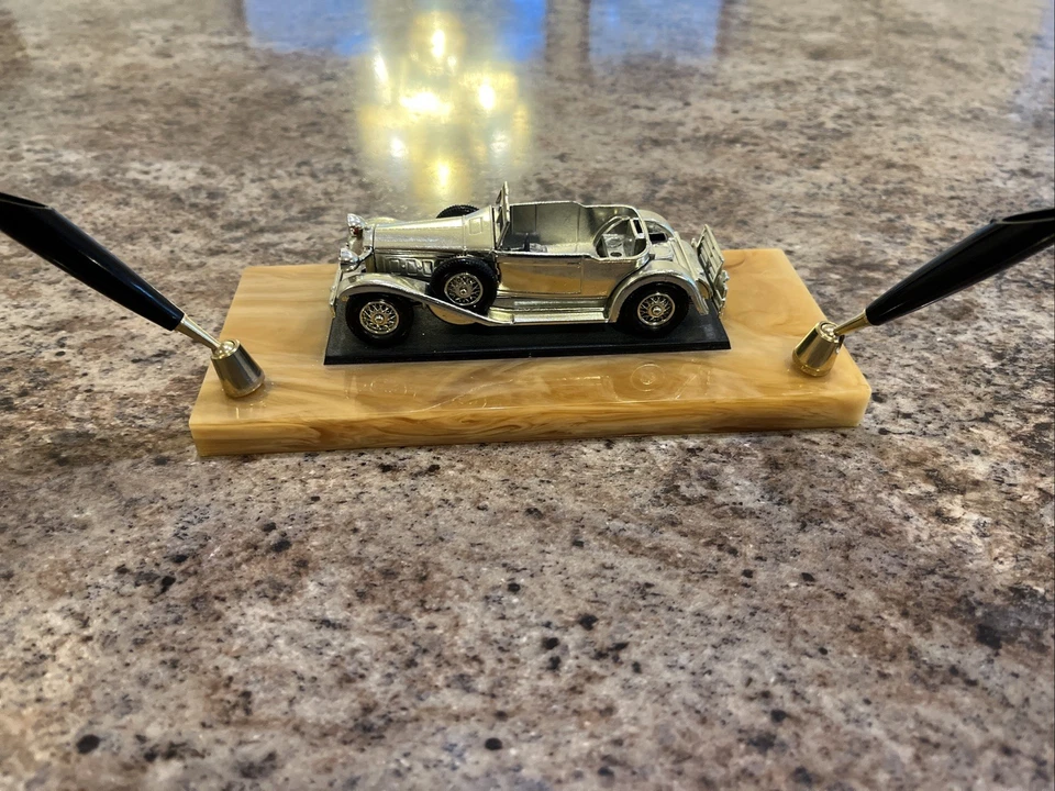 MATCHBOX - GIFTS BY LESNEY -(DESK TOP) DOUBLE PEN STAND - 1930 PACKARD VICTORIA - Image 4 of 4