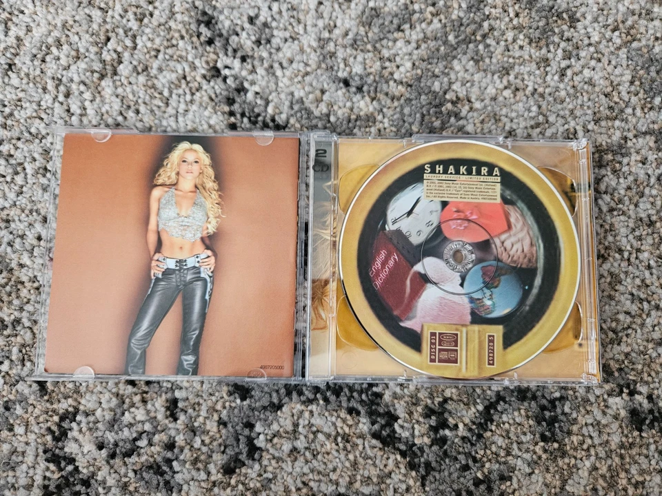 Shakira - Laundry Service: Limited Edition Washed & Dried -CD & DVD - Bild 3 von 4