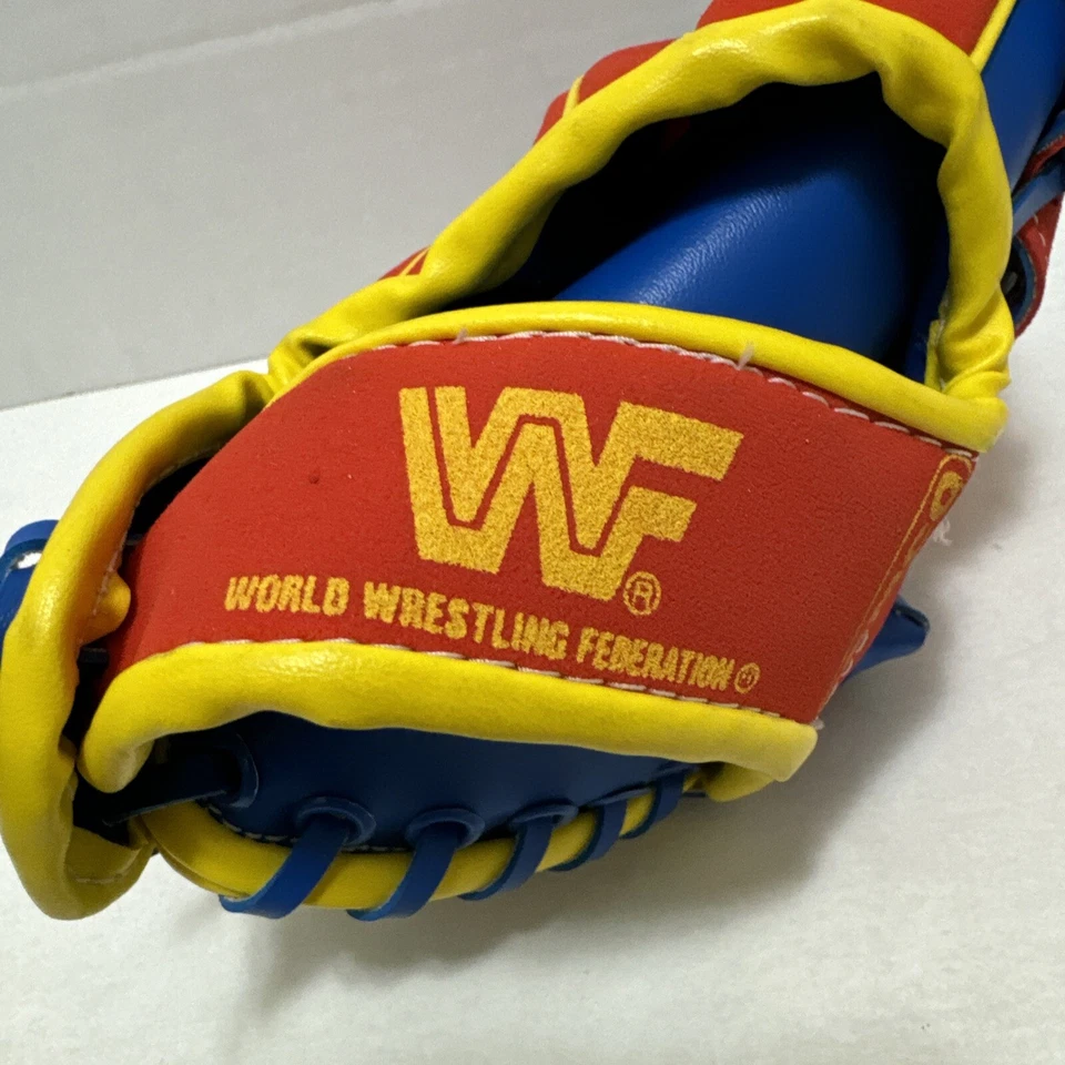 Vintage 1991 Hulk Hogan Hulkamania WWF Wrestling Youth Size Remco Baseball Glove - Image 3 of 4