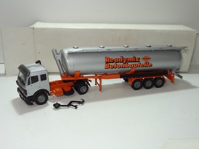 Conrad 39/6 MERCEDES BENZ ARTICULATED READYMIX CONCRETE MIXER (385) 1/50 SCALE