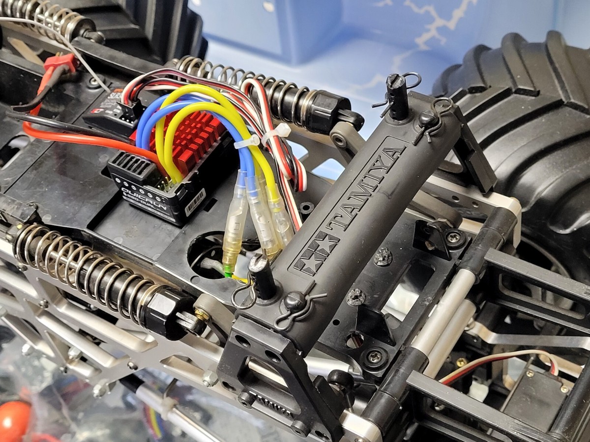 Tamiya 1/10 R/C TXT-1 Monster Xtreme 4x4 Truck Motor Servo