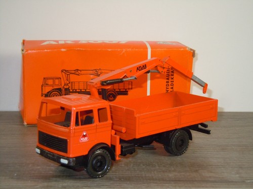 Mercedes AK 5007 Atlas Crane - Conrad 3061 Germany 1:50 in Box *60931 - Picture 2 of 6
