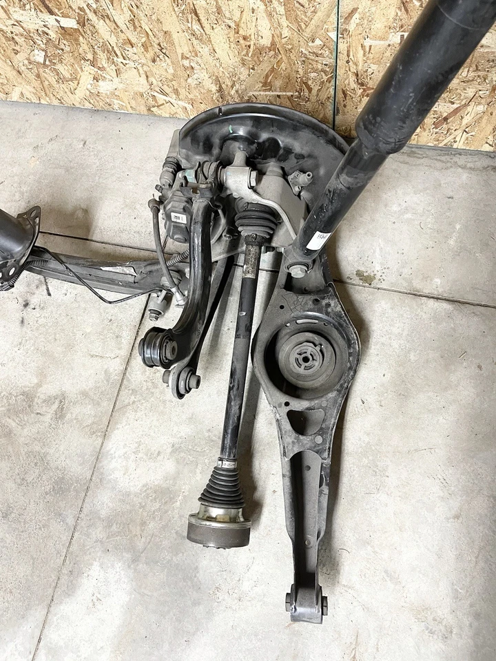 2018 奥迪 Q3 乘客右手后膝悬挂轴卡钳原始设备制造商 7K 英里 — 第 2/4 张图片