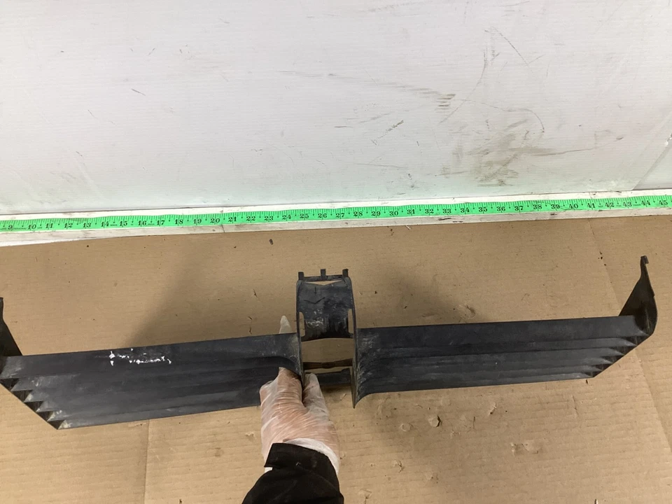 Cubierta del parachoques delantero BMW X5 2007-2013 parrilla inferior central 666643482; 66663483 OEM. Foto 2 de 4