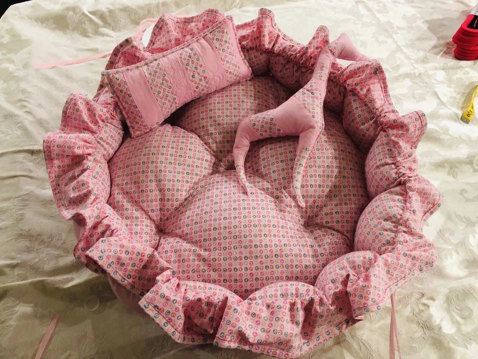 Cama nido bebé niña o niño con almohada Foto 2 de 4