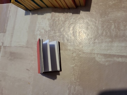 ensemble de livres pour maison de poupée 1:12 ou DIORAMA papier ou bois au choix - Photo 16/27