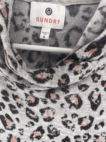 Sundry Leopard Animal Print Knit Hoodie Sweatshirt Size 0 XS Made In USA Viscose - Picture 3 of 6