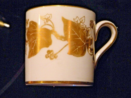 ca. 1950-1962 Wedgwood Golden Ivy W3852 Bone China Demitasse Cups & Saucers. - Picture 6 of 11