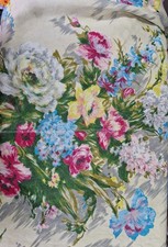 Vintage 50's French Curtain Fabric Campanules impression au cadre. 2 Metres.