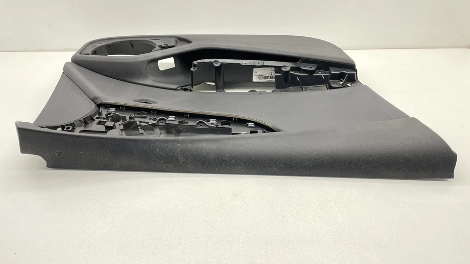 Cubierta del panel interior de la puerta delantera izquierda negra OEM #8W0867133 AUDI A4 2017-2020 Foto 4 de 4