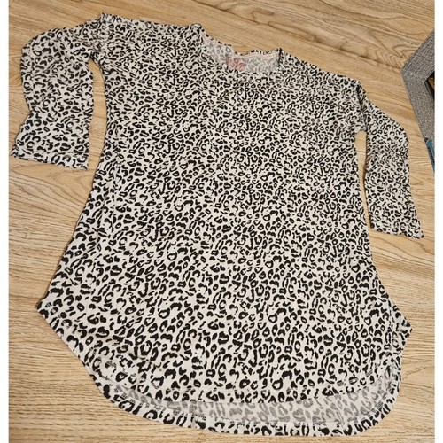 Victoria's Secret Sleepwear Black & White Snow Leopard Night Shirt Gown Small - Picture 2 of 7