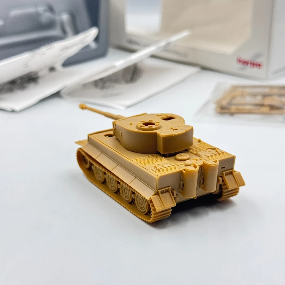 Set of 2 German WWII Tank Kits – Herpa (Tiger I & Königstiger) scale 1/87 (H0) - Image 4 of 4