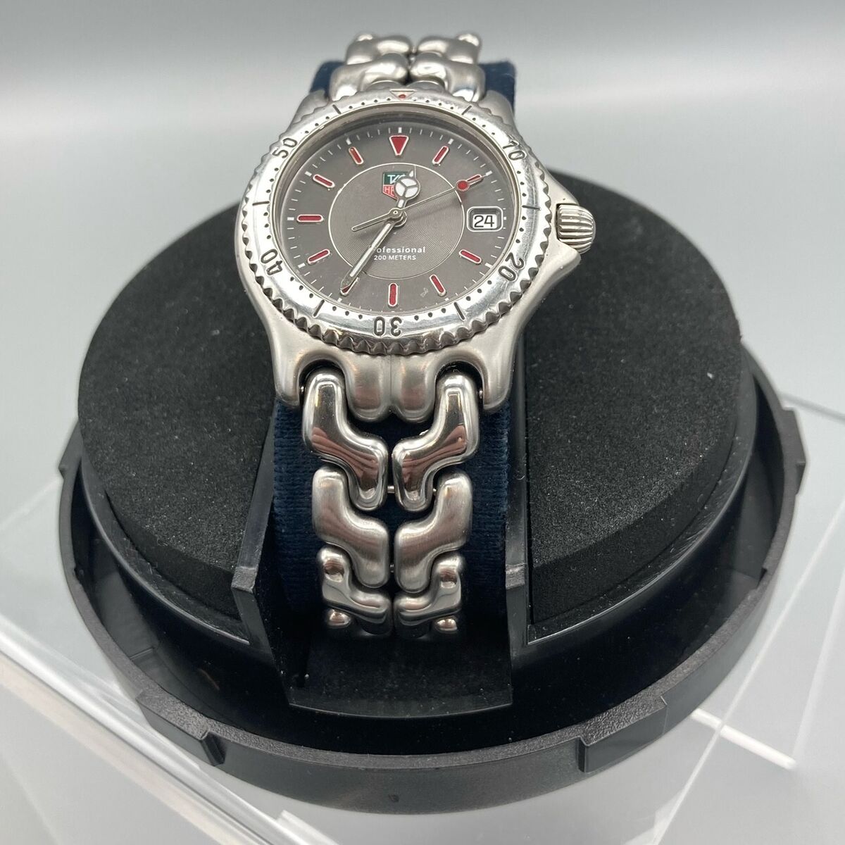 TAG Heuer Professional 200M Quartz Mid Size Watch S99 213-1 TAG Heuer Professional 200M Quartz Mid Size Watch S99 213-1