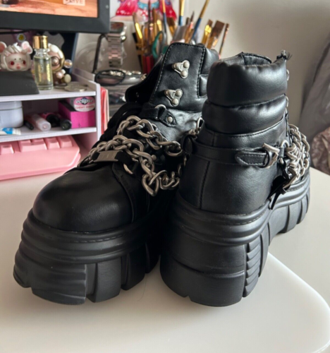 ITNO Chain Boots (new rock dupe!) Eu38, US7, Worn once! - Picture 1 of 3