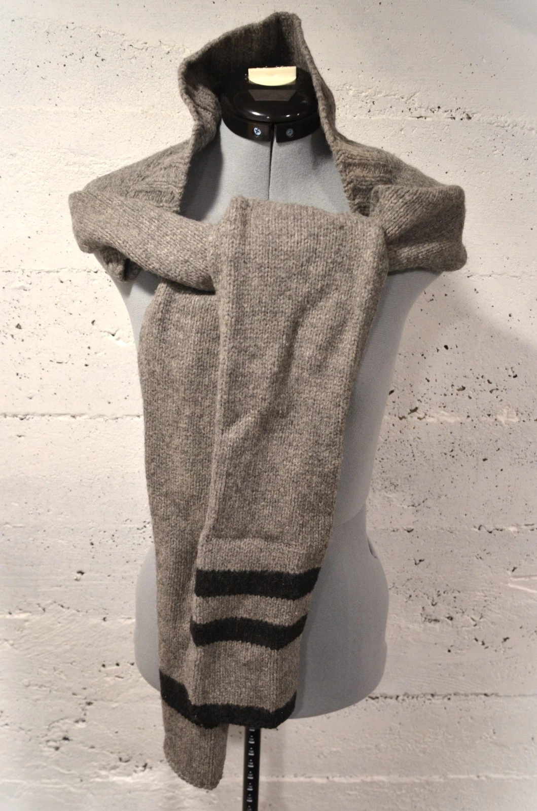 Patagonia 100% Lambswool Gray Knit Scarf with collar and Stripes