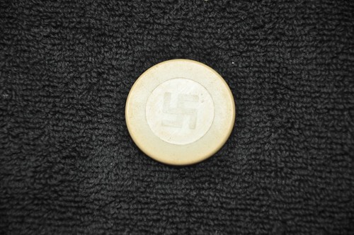 Pre WWII Light Tan Swastika Clay Poker Chip - Picture 3 of 6