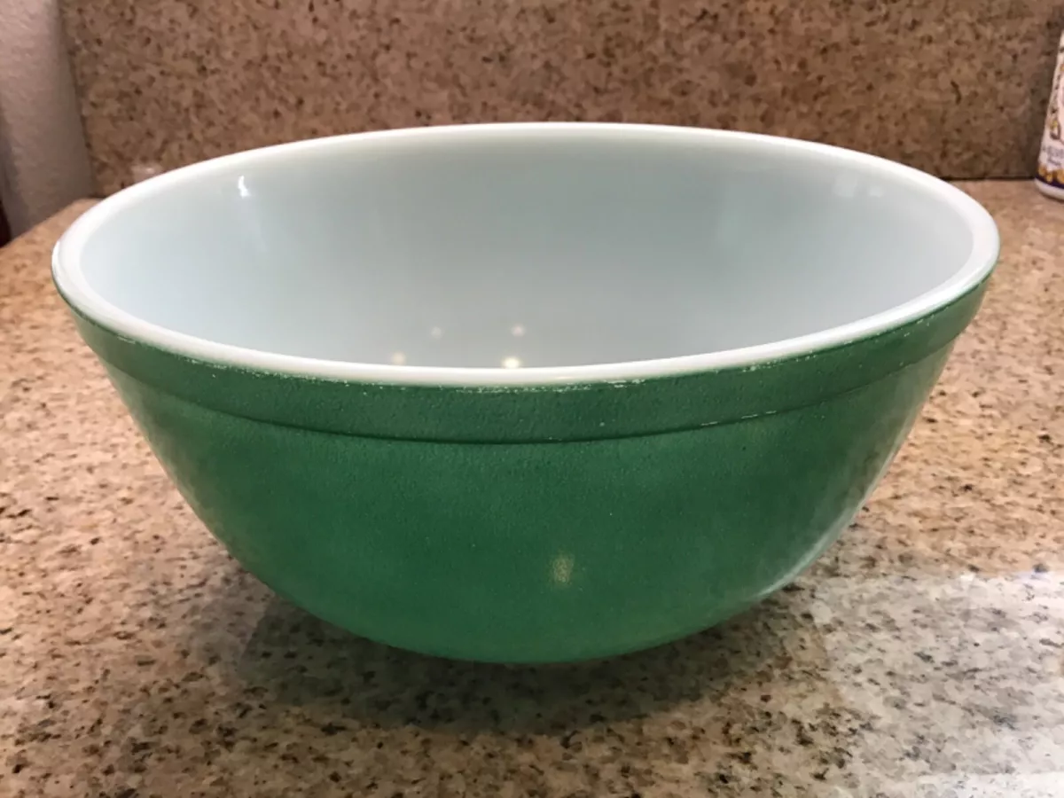 Yellow Green Pyrex Bowl, 2 Quart Mixing Bowl, Pyrex Bowl, Milk Glass Pyrex  Vintage Bowl, Vintage Kitchenware Pyrex, Pyrex Mixing Bowl 