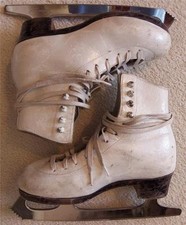 Womens Vintage Leather Ice Skates Size 2-1/2B Sheffield Steel Made in England