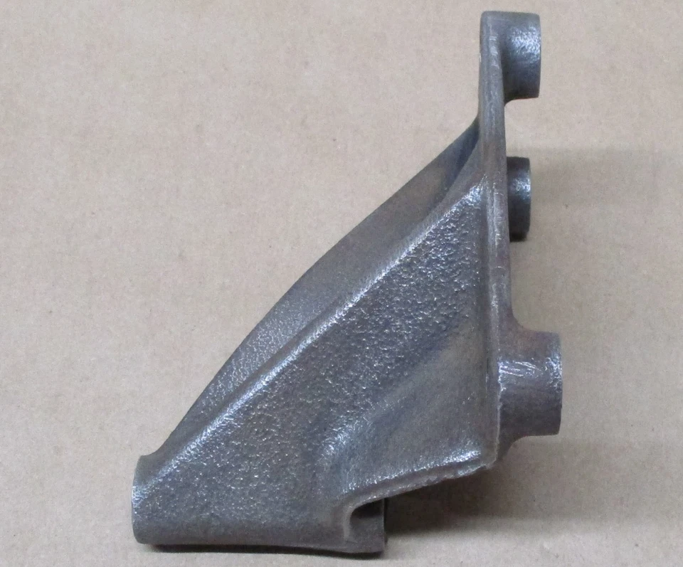 1967-1968 DODGE MOPAR 383ci 440ci WITH A/C LOWER ALTERNATOR BRACKET 2806039 - Image 4 of 4