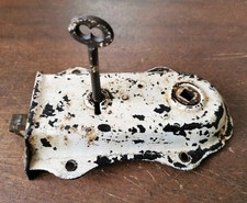 Vintage Shabby chic rim lock, working order, only one key, there is no keep. 
