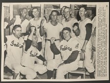 1954 Photo-Bob Feller Al Rosen Bob Lemon Cleveland Indians Leading Pennant Race