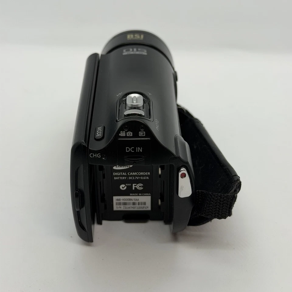 Samsung HMX-H300BN Camcorder Full HD 1080p 30x Zoom W/ Charger & 16gb Card - Image 4 of 4