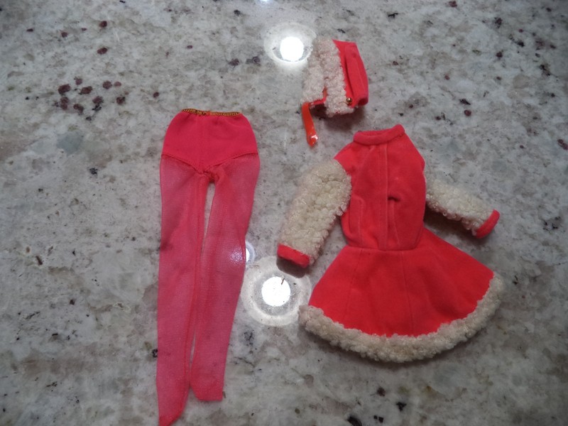 SKATE MATES # 1793 * Hot Coral Skating Outfit * 1971 Mod Vintage Barbie * Nr Exc
