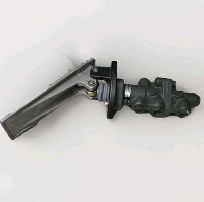 Wabco Mico Tandem Modulating Valve with Apply Pedal/Pilot TDM Mod Valve 650 PSI