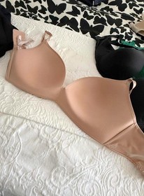 Victoria's Secret Bras Lot of 7, 38DD Excellent Pre-Owned and NWT Condition