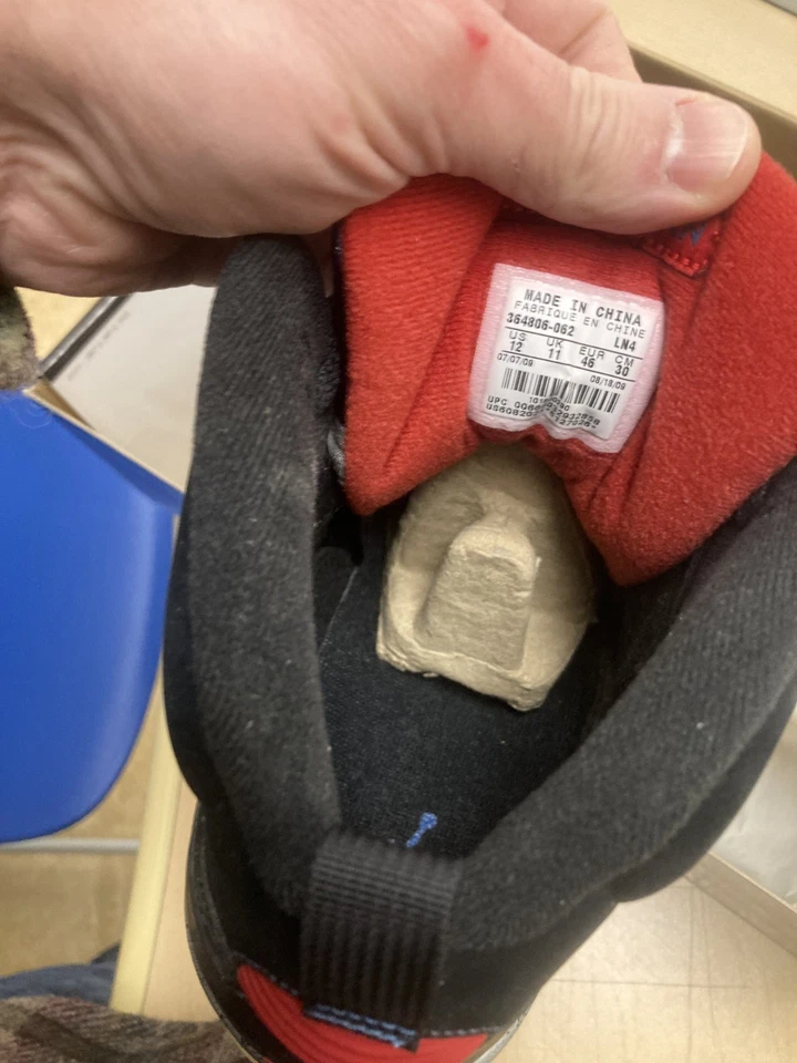 JORDAN SIXTY PLUS 364806 062 negro/rojo universitario-azul francés HOMBRE Talla 12 RARO Foto 3 de 4