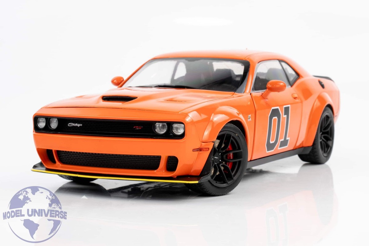 Solido 1:18 Dodge Challenger R/T Scat Pack Widebody 
