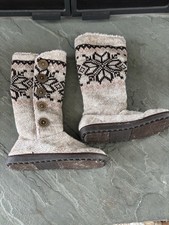 Muk Luks Women's Knit Sweater Brown Beige Winter Boots Size 9 Ala Mode