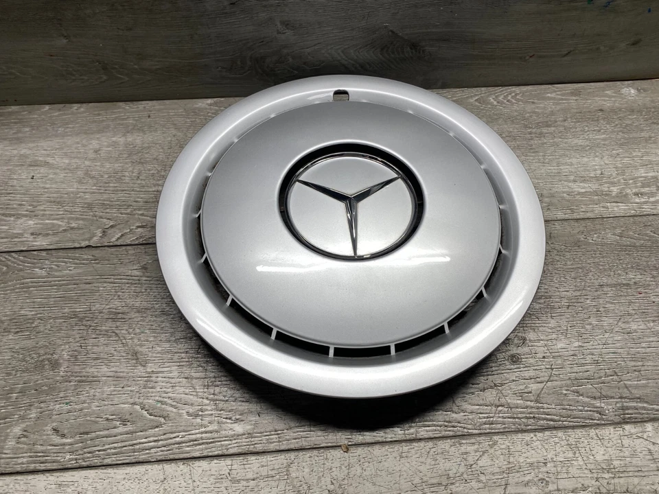 OEM MERCEDES BENZ W201 W124 190E 1984-1993 TAPACUBOS CENTRAL RUEDA PLATEADO Foto 2 de 4