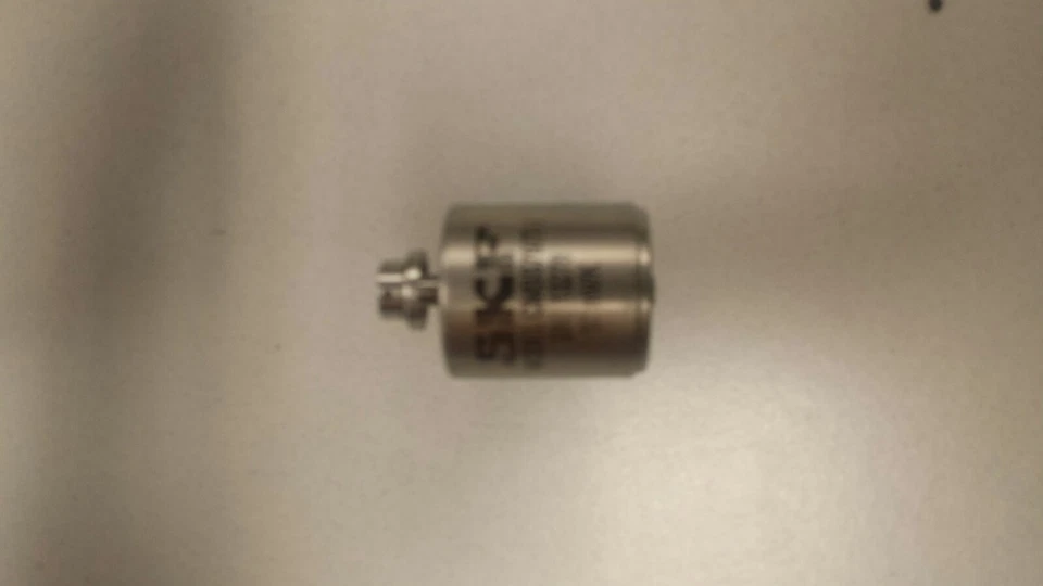 ACELERÓMETRO SKF. Modelo cmss 797t-1. 10mV/k.     1/4-28 shcs perno de montaje Foto 3 de 4