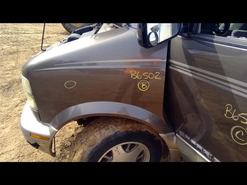 Driver Left Fender Fits 95-05 ASTRO 329383 - Image 2 of 4