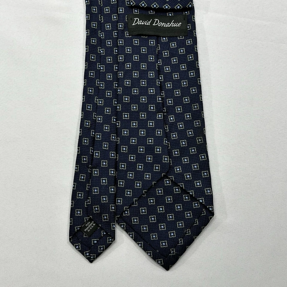 David Donahue 蓝色丝绸男式领带 W:3 1/4 L 出品:60 英寸美国制造 — 第 2/4 张图片