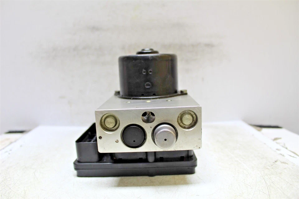 Módulo bomba freno antibloqueo ABS 47660ZP00A Nissan Pathfinder 2005-07 14o2 860 Foto 2 de 4