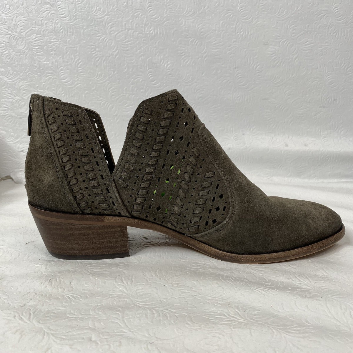 Vince Camuto Womens Sz 10M Gray Suede Prasata Bootie Boots Split