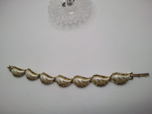 Karu Arke Bracelet PEARL Moonglow Signed Vintage Costume Jewelry Silver TONE - Picture 8 of 10