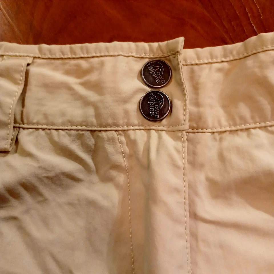 Pantalones Cortos Carga Caqui Beige Ventilados Nylon Bolsillos con Cremallera 10 Senderismo Aire Libre Ligeros Foto 4 de 4